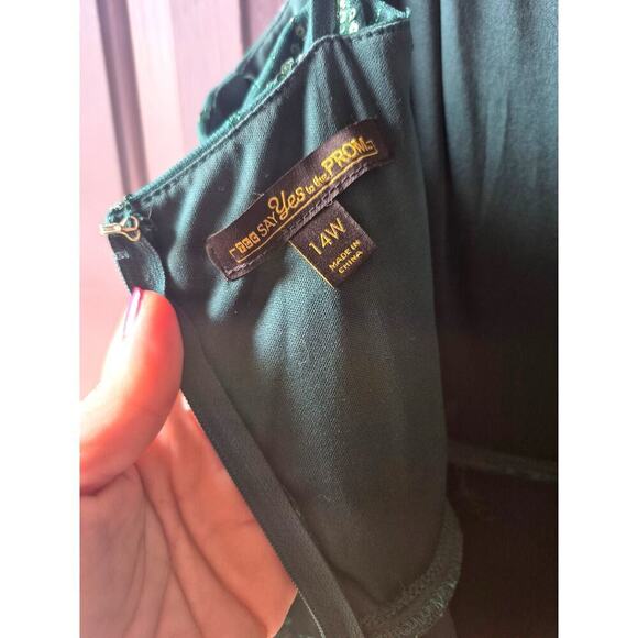 Say Yes To The Prom Emerald Green Pron Formal Dress womens size 14W with Sequins - Picture 3 of 7